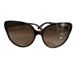 Woman's sunglasses